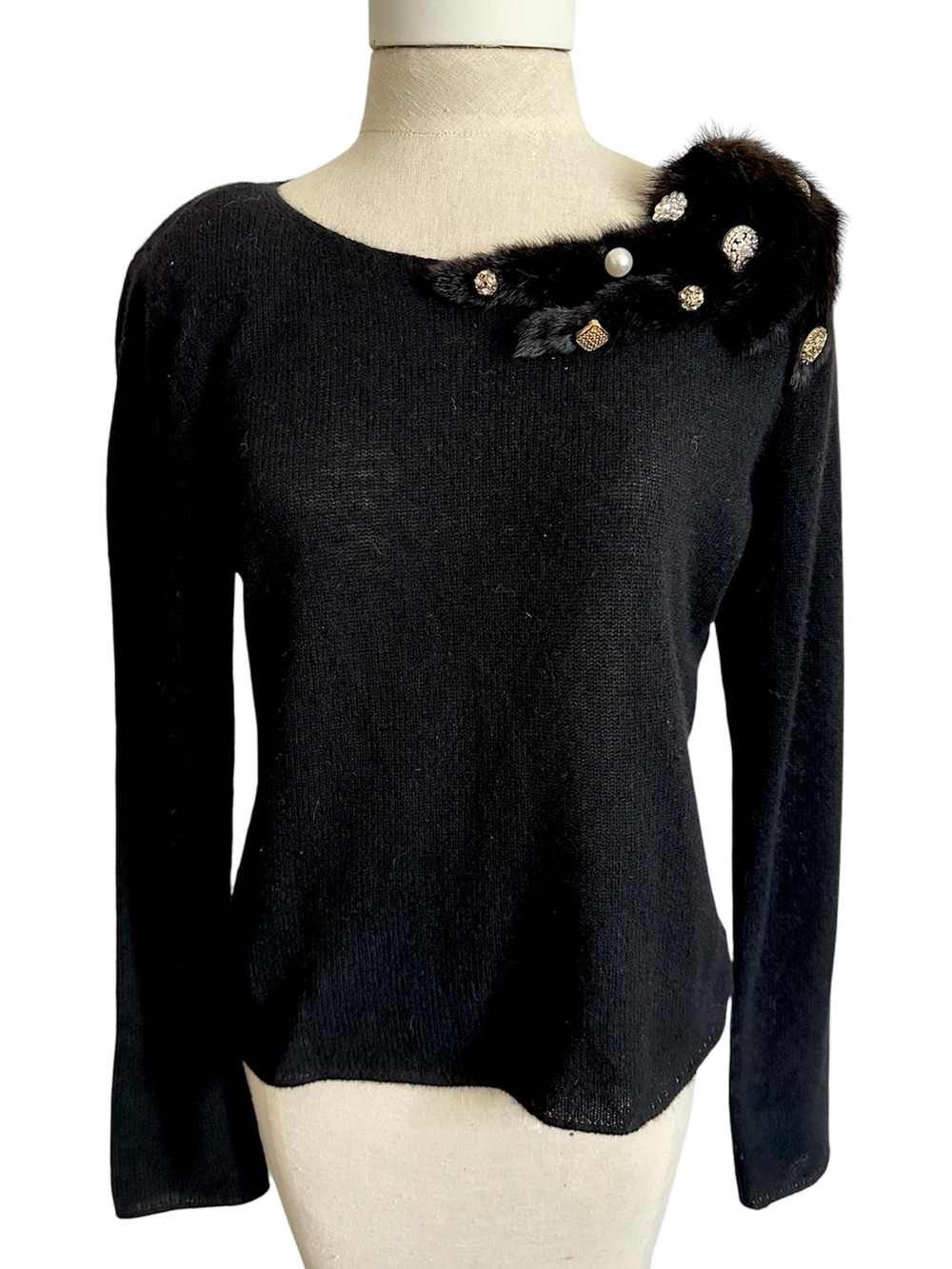 Lafayette 148 Black Cashmere Sweater With Fur & Button decoration Large
